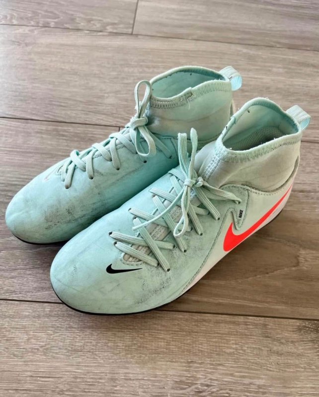 Nike takkaskór