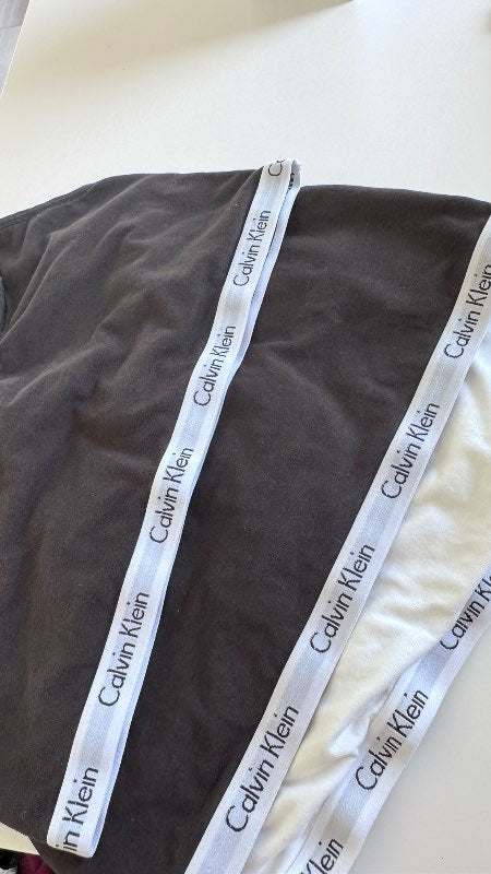 Calvin Klein toppur