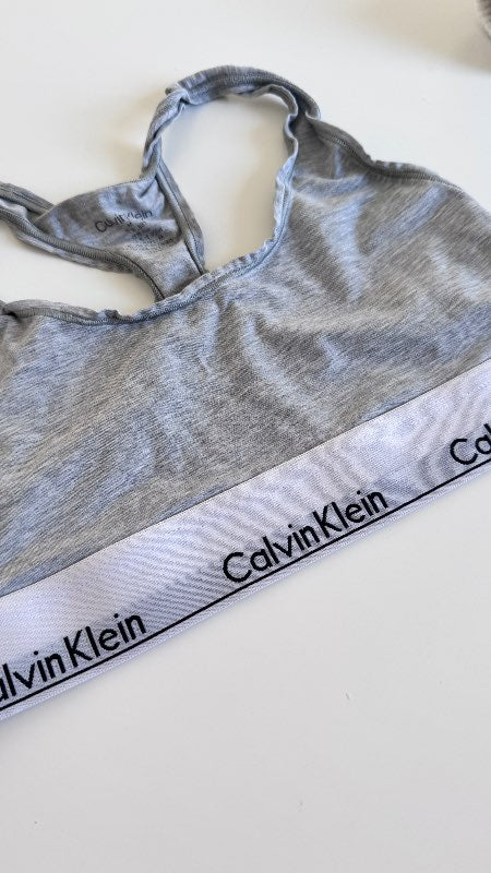 Calvin Klein toppur