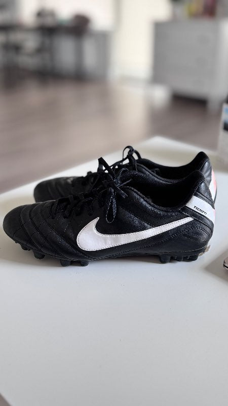 Nike Tiempo takkaskór