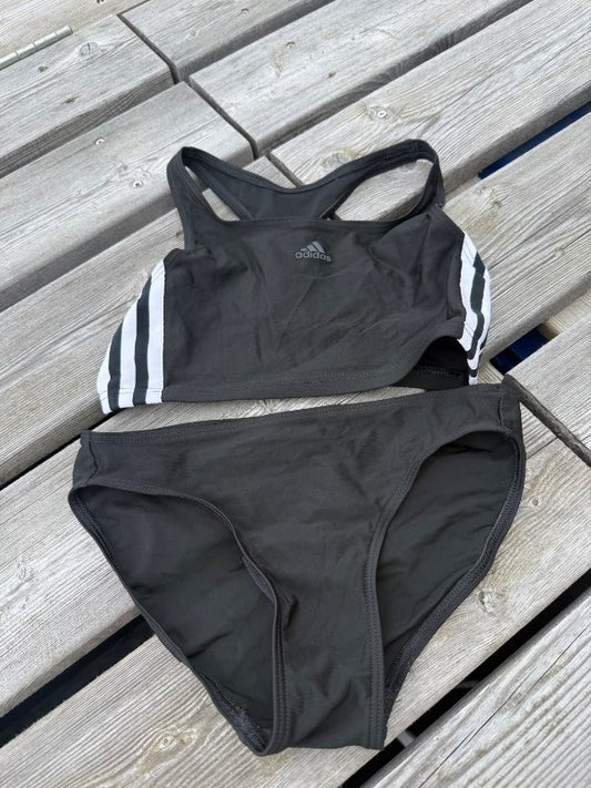 Adidas bikiní