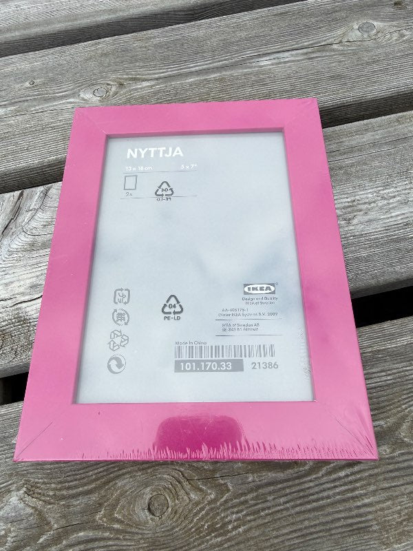 IKEA myndarammar bleikir