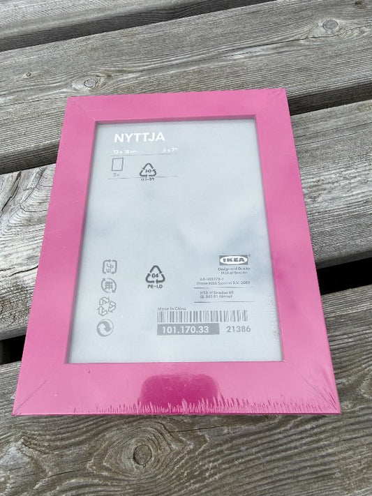 IKEA myndarammar bleikir