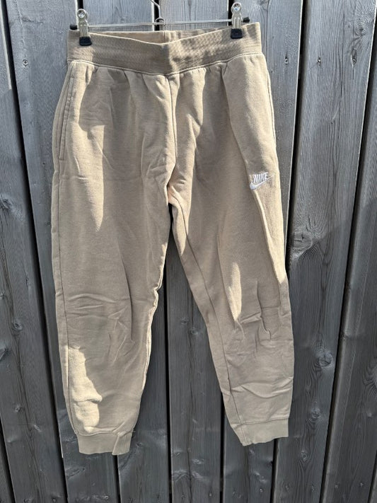 Nike brúnar buxur