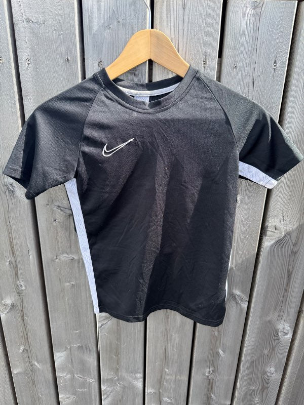 Nike bolur með hvítri rönd