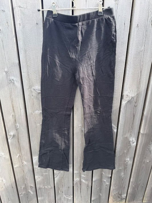 Lindex svartar útvíðar leggings