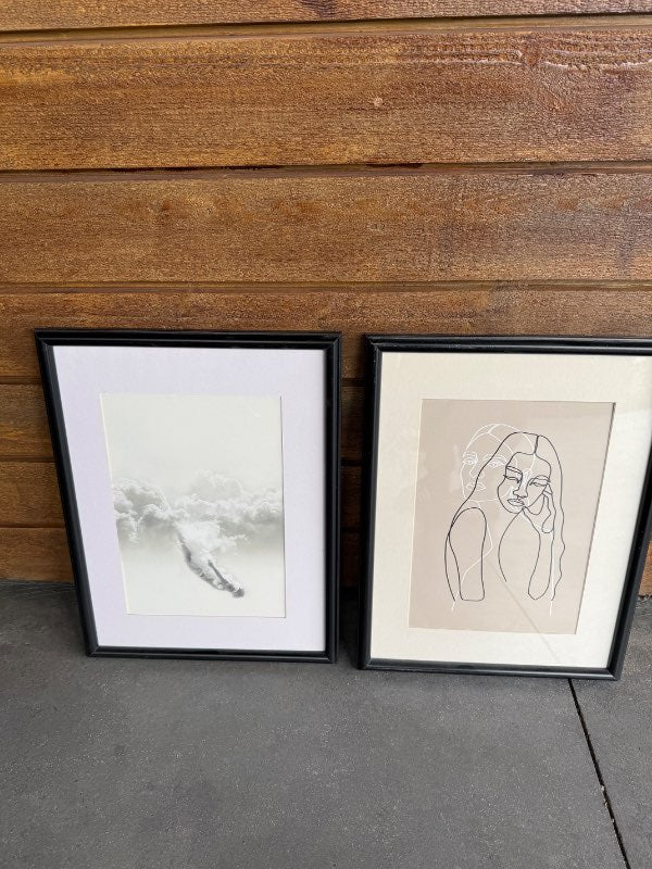 Svartir myndarammar með myndum 30x40