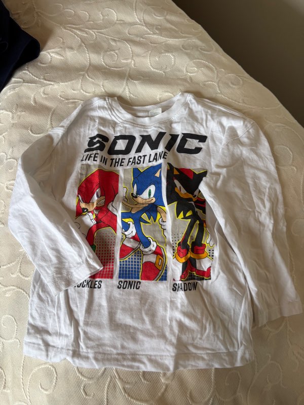 Peysa sonic hvit