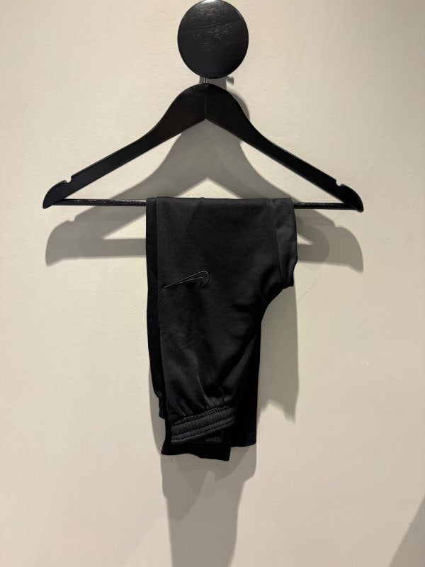 Nike svartar