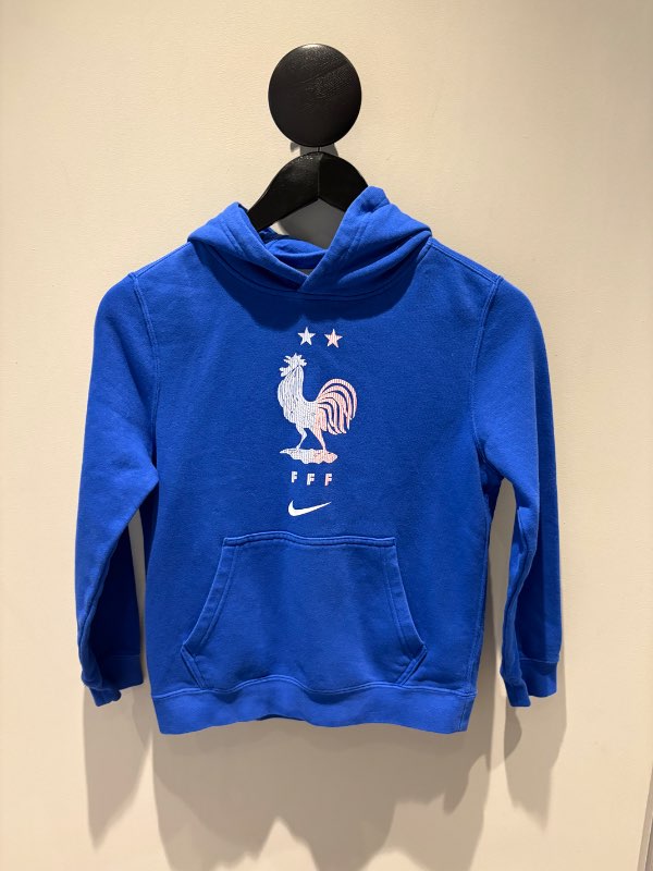 Nike paris peysa