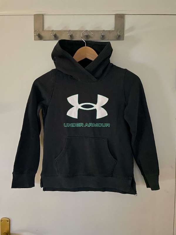 Under Armour hettupeysa