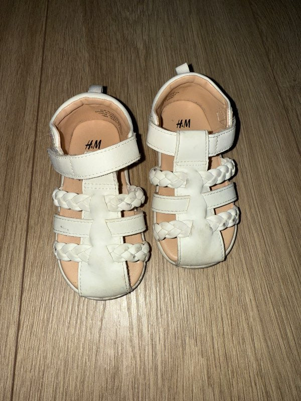 Hm sandalar
