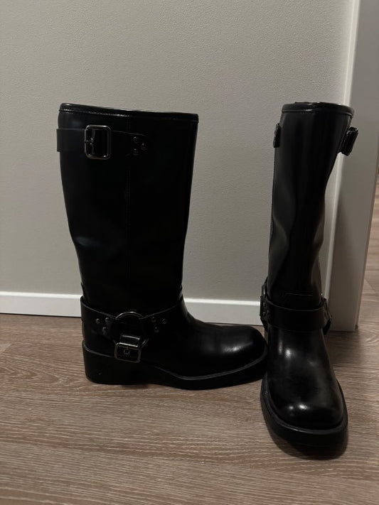 Long boots