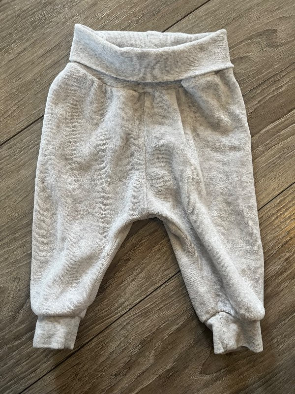 Gráar buxur h&m
