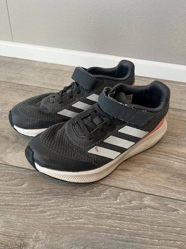 Adidas skór