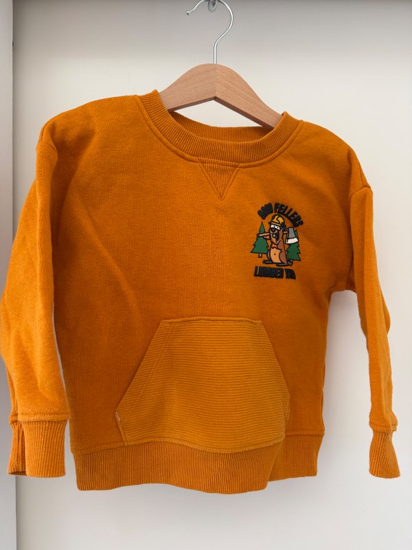 Peysa appelsínugul
