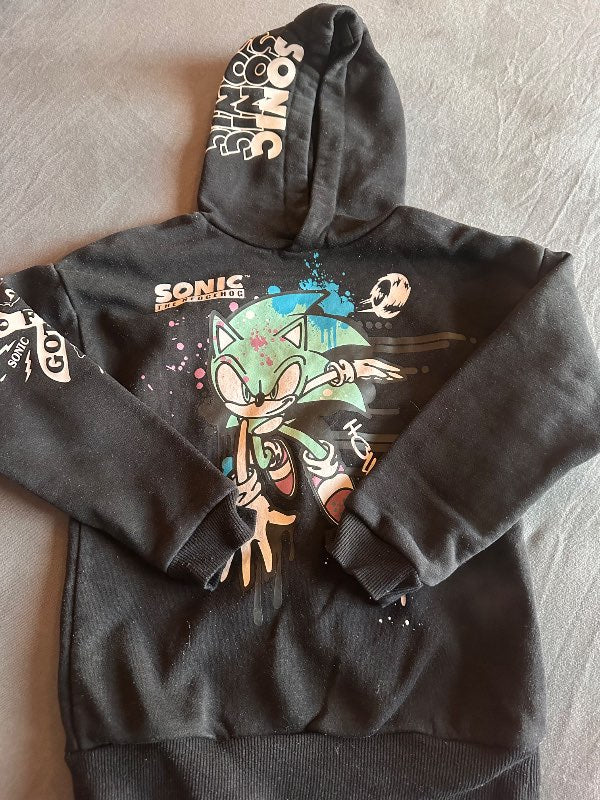 Svört sonic peysa st 128