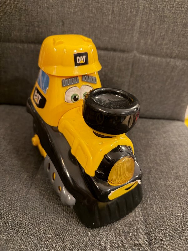 CAT lest, keyrir með hljóði