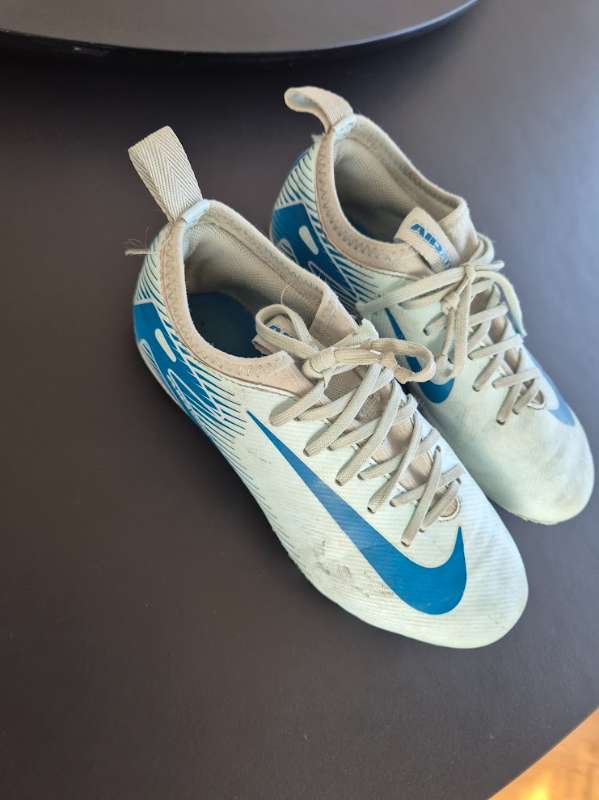 Nike takkaskór