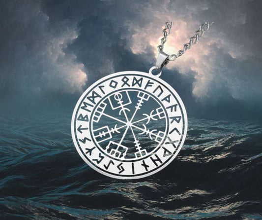 Vegvísir hálsfesti