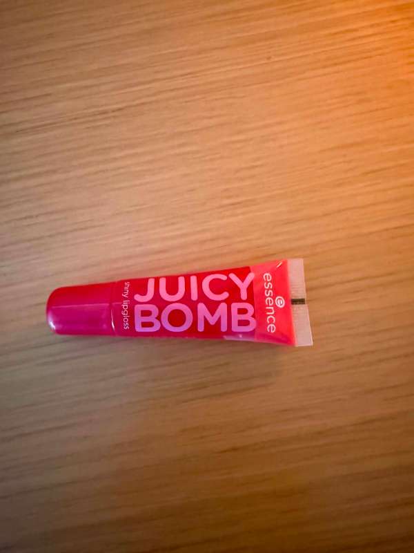 Essence - Juicy Bomb lip gloss