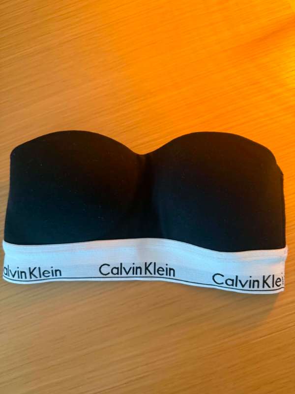 Calvin Klein toppur