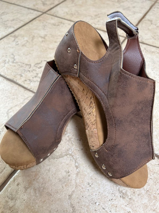 Brúnir sandalar nr 40