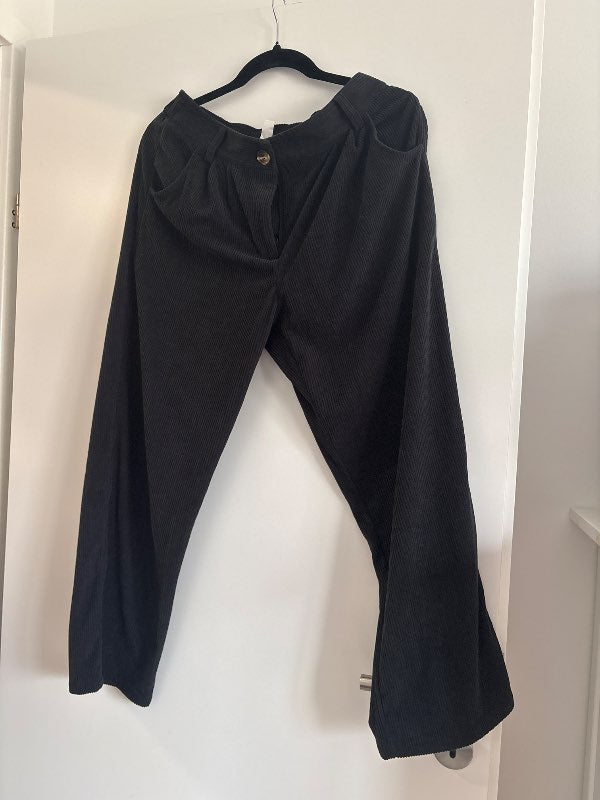 ÓNOTAÐ Buxur frá Halara