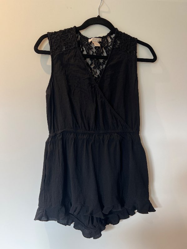 Svartur samfestingur Forever 21