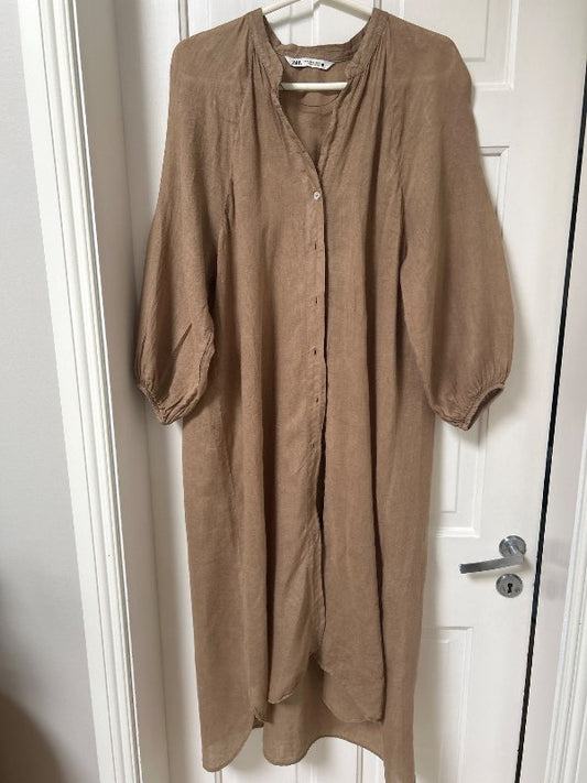 Zara hör skyrta