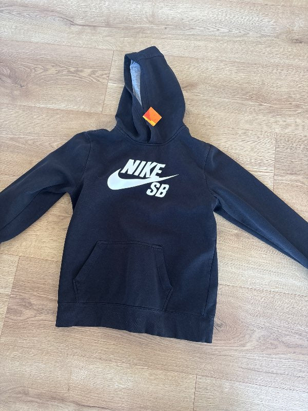 Nike hettupeysa