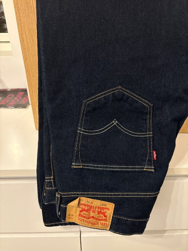 Ónotað 501 Levis gallabuxur
